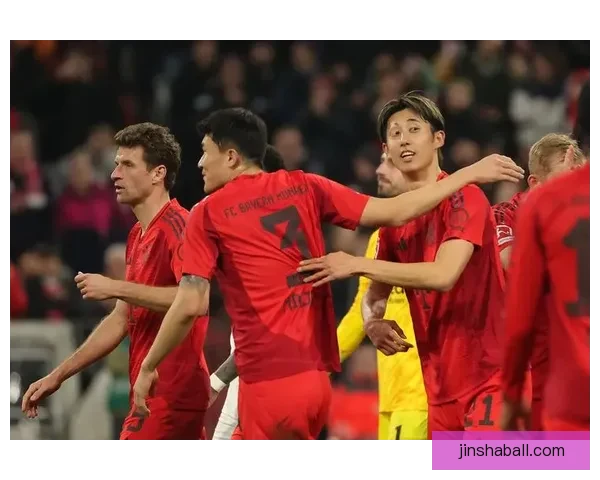 斯图加特球迷愤怒扔折叠椅场上冲突引发争议