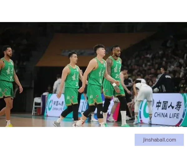 辽宁官方宣布签约前NBA球员杰登-莱迪加入球队阵容